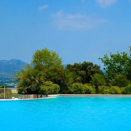 - Domaine Du Golf Apartment Roquebrune-sur-Argens